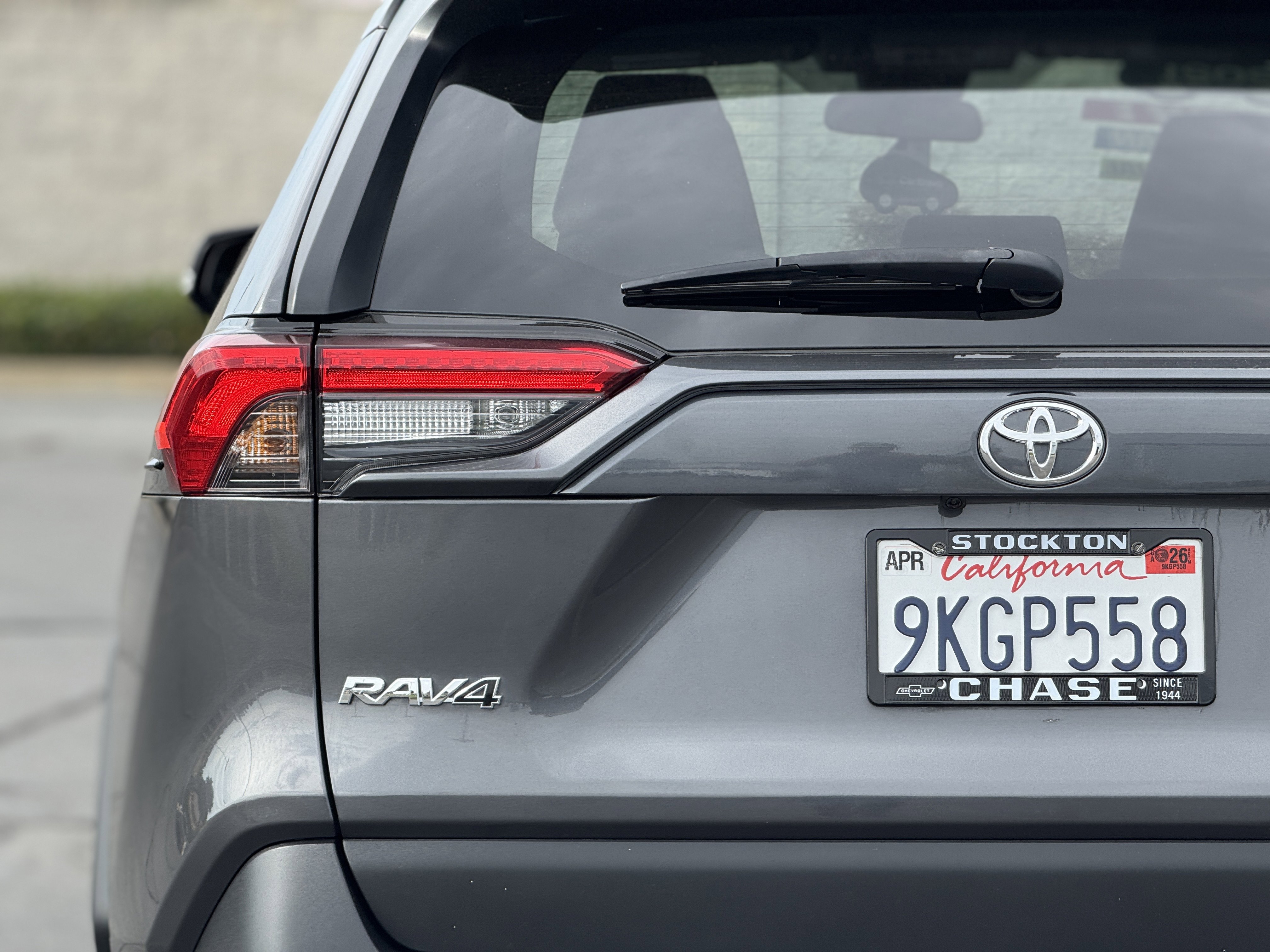 Used 2021 Toyota RAV4 XLE image 7