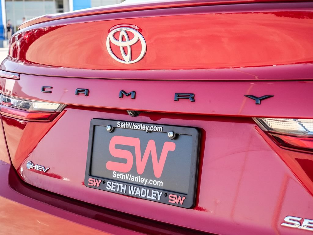 Used 2025 Toyota Camry SE FWD image 11