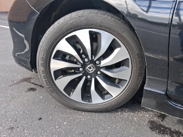 Used 2017 Honda Accord Touring image 11