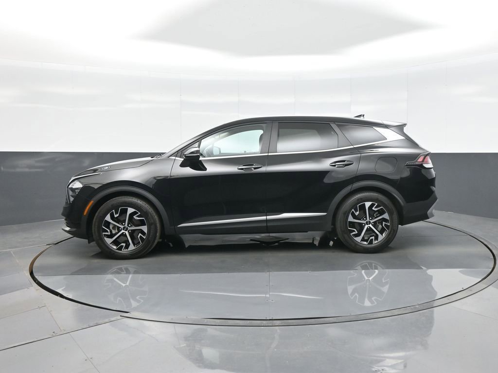 Used 2023 Kia Sportage EX image 4