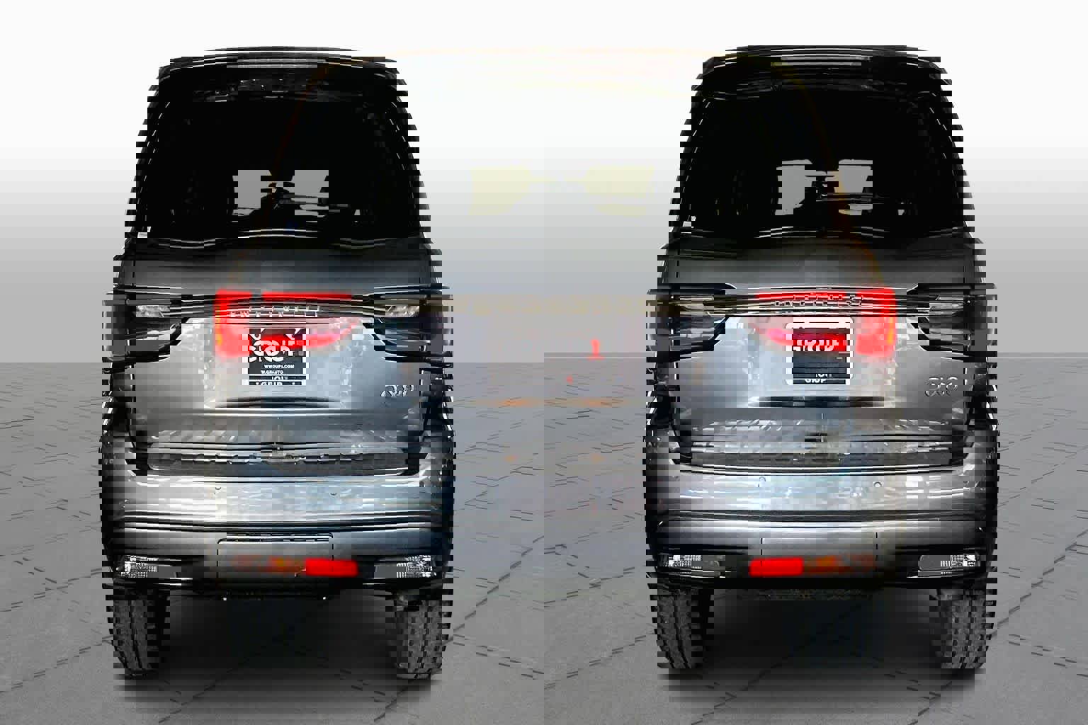 Used 2018 INFINITI QX80 4WD image 4