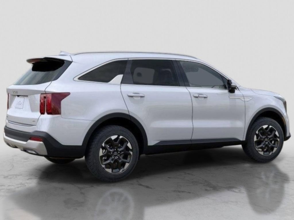 Used 2025 Kia Sorento S image 6