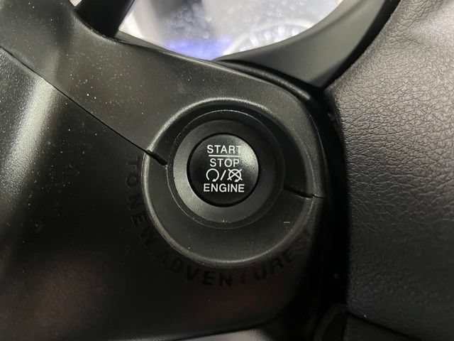 Used 2020 Jeep Renegade Limited AWD/4WD image 24