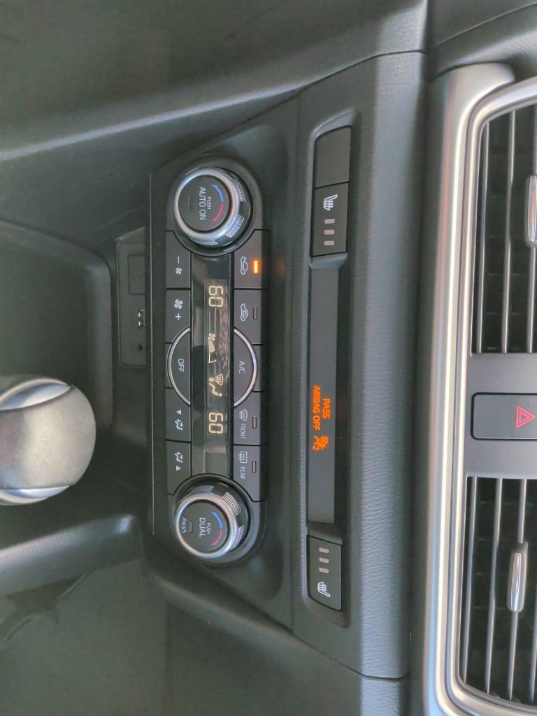 Used 2018 MAZDA MAZDA3 Touring image 20