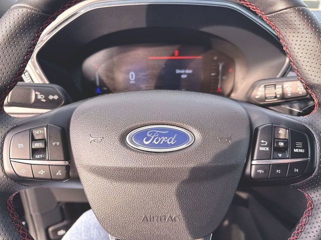 Used 2025 Ford Escape ST-Line image 11