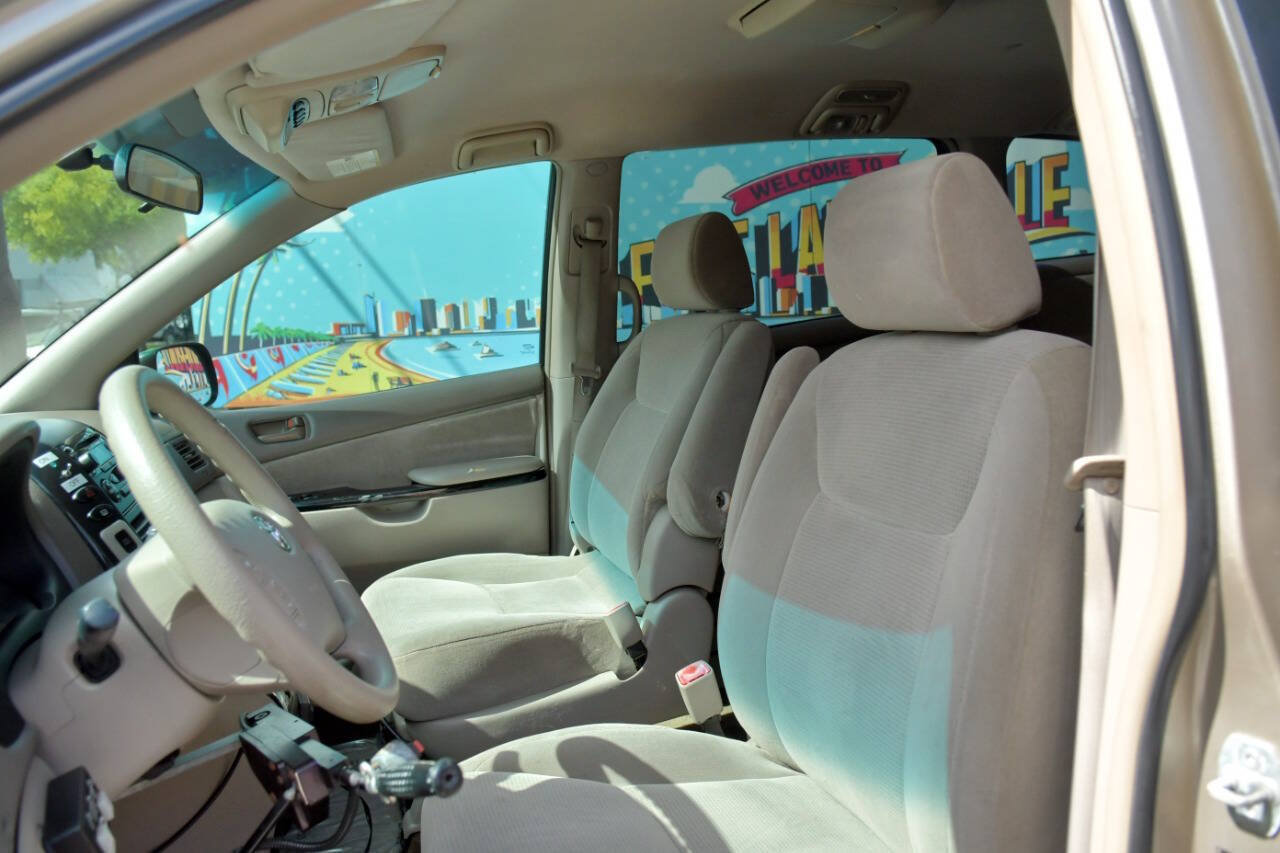 Used 2005 Toyota Sienna LE FWD image 20