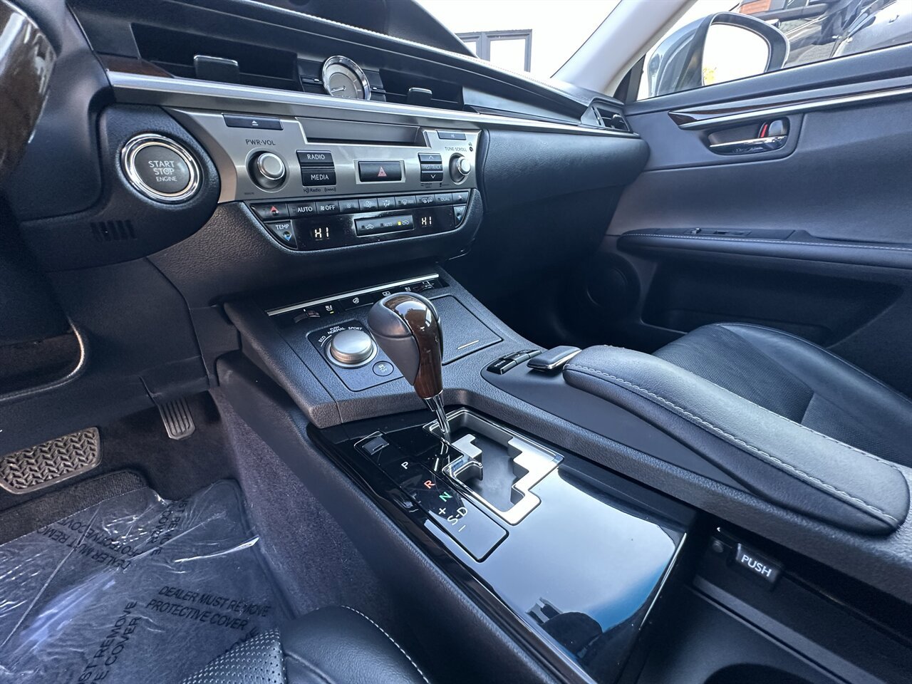 Used 2013 Lexus ES 350 w/ Luxury Pkg FWD image 32
