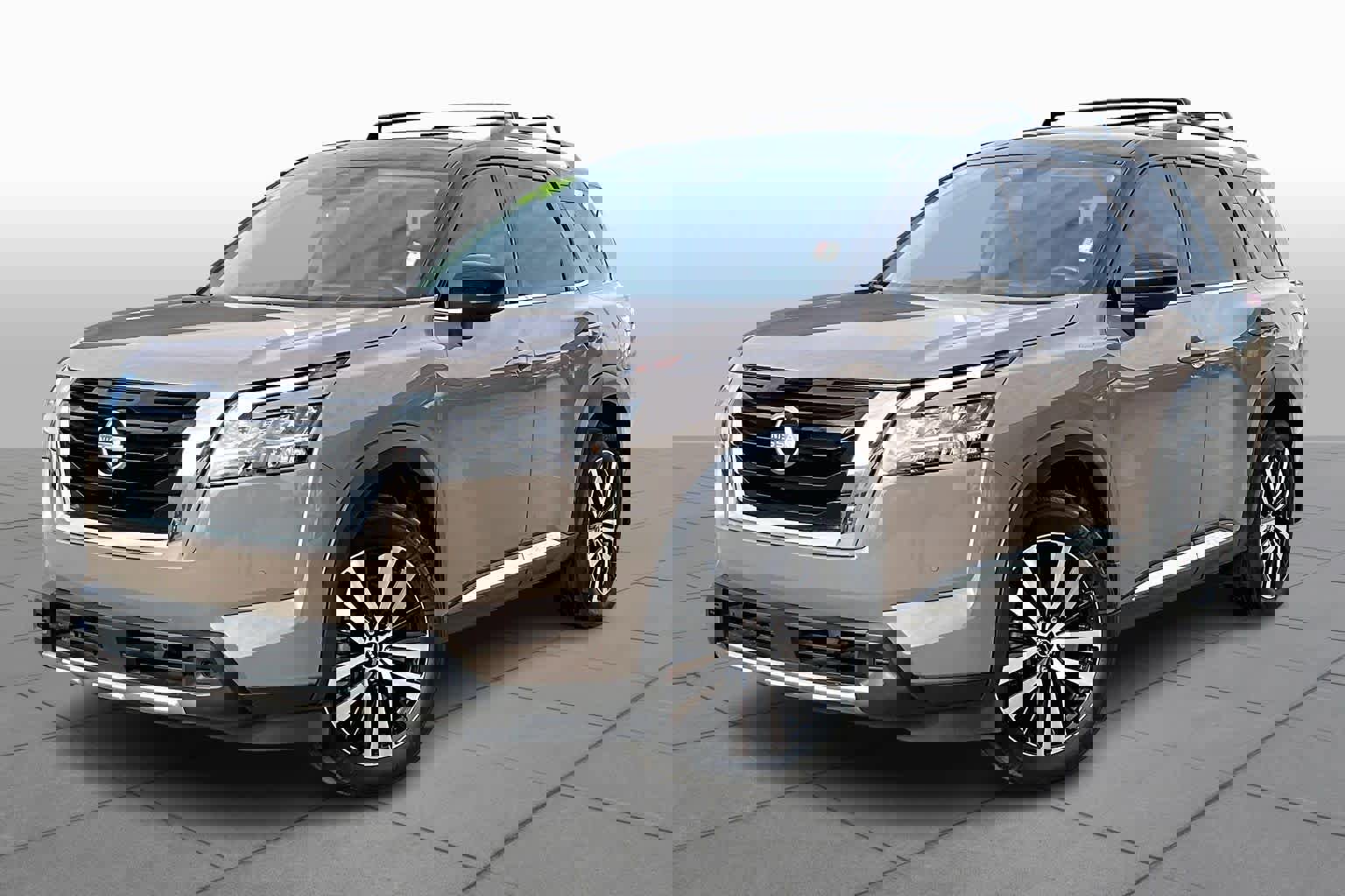 Used 2024 Nissan Pathfinder Platinum w/ Cargo Package image 3