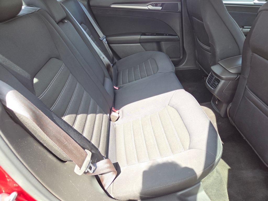 Used 2013 Ford Fusion SE FWD image 5