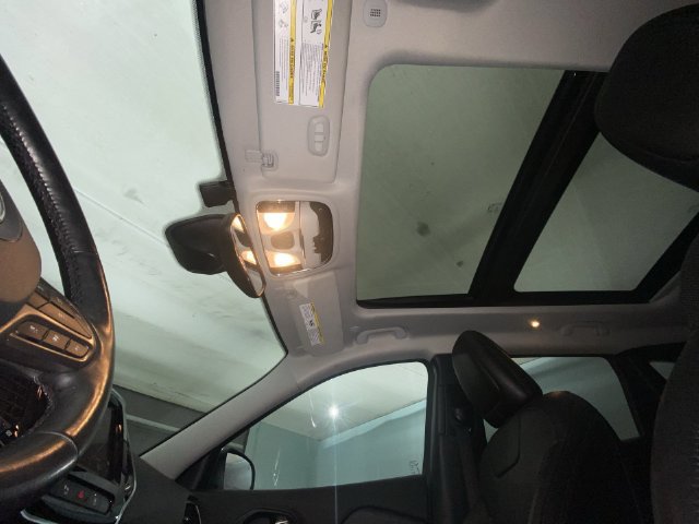 Used 2021 Jeep Cherokee Limited w/ Elite Package FWD image 22