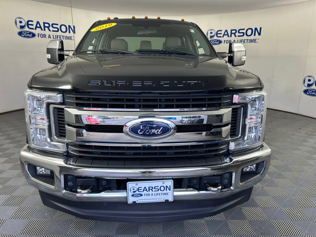 Used 2019 Ford F250 XLT w/ XLT Premium Package AWD/4WD image 2