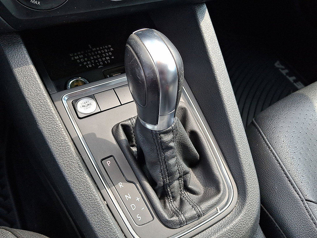 Used 2017 Volkswagen Jetta SE FWD image 18
