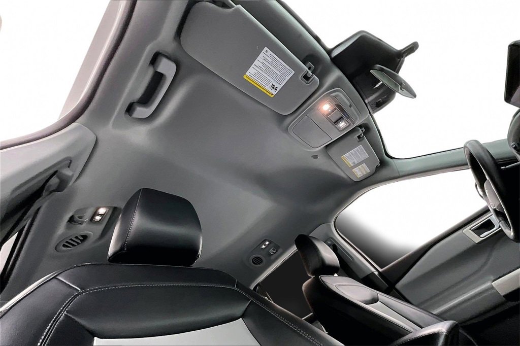 Used 2023 Ford Explorer XLT w/ Equipment Group 202A image 22