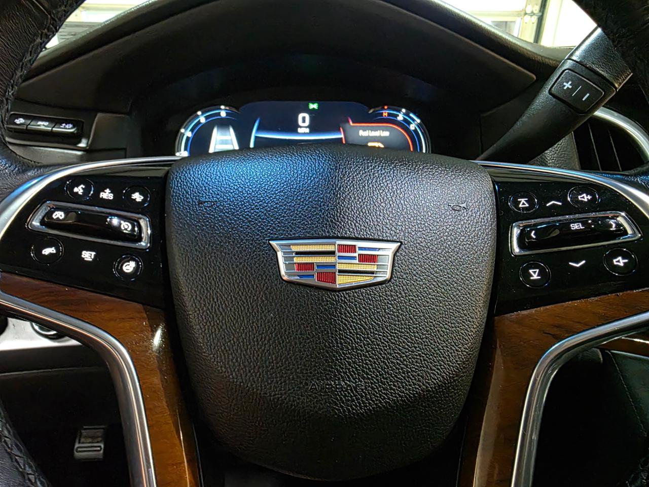 Used 2020 Cadillac Escalade ESV Luxury AWD/4WD image 34