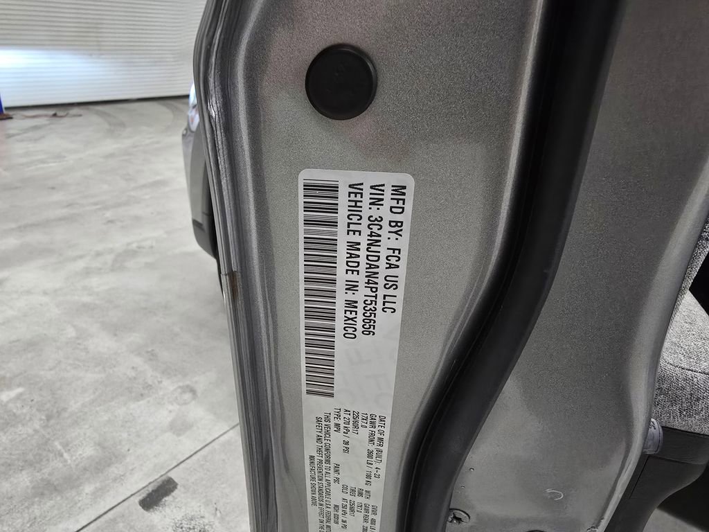 Used 2023 Jeep Compass Sport image 14