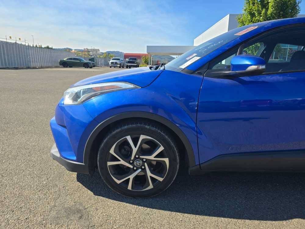 Used 2018 Toyota C-HR XLE FWD image 6