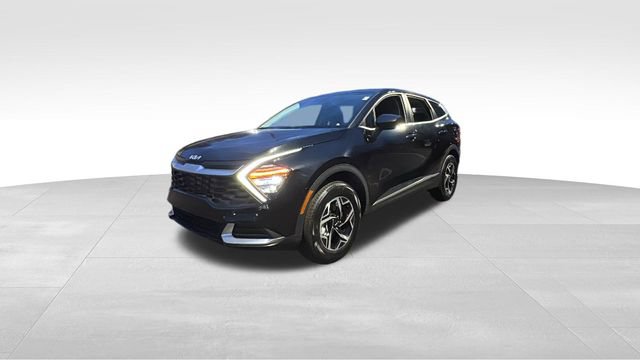 Used 2024 Kia Sportage LX image 2