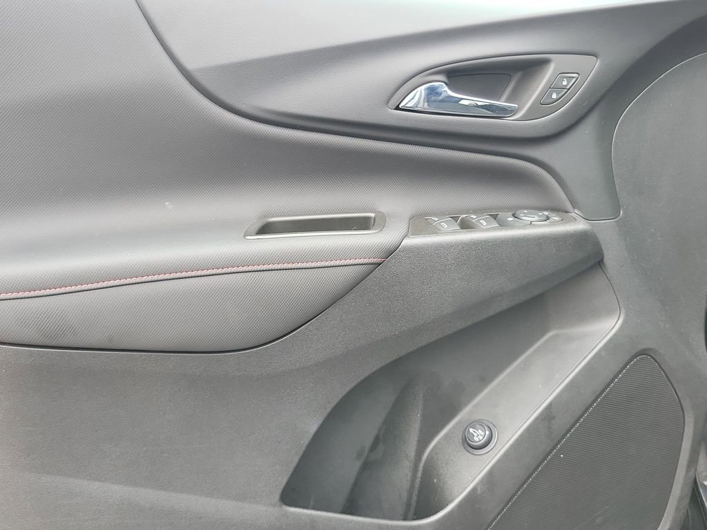 Certified 2023 Chevrolet Equinox RS FWD image 24