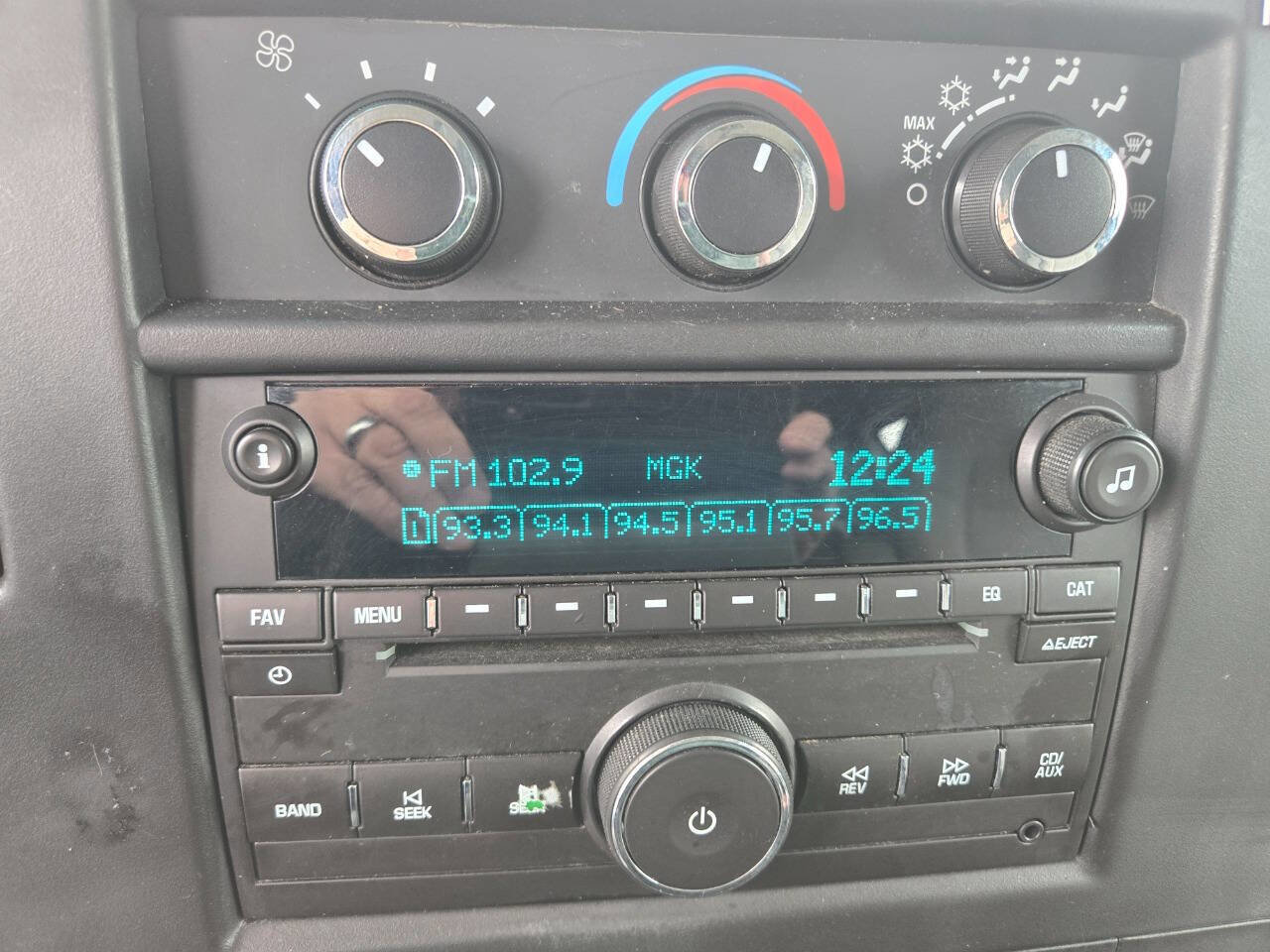 Used 2013 Chevrolet Express 3500 Extended RWD image 18