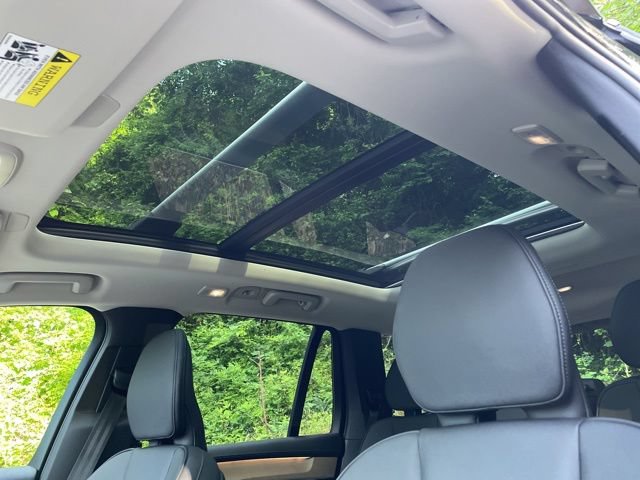 Certified 2025 Volvo XC90 B6 Core AWD/4WD image 26