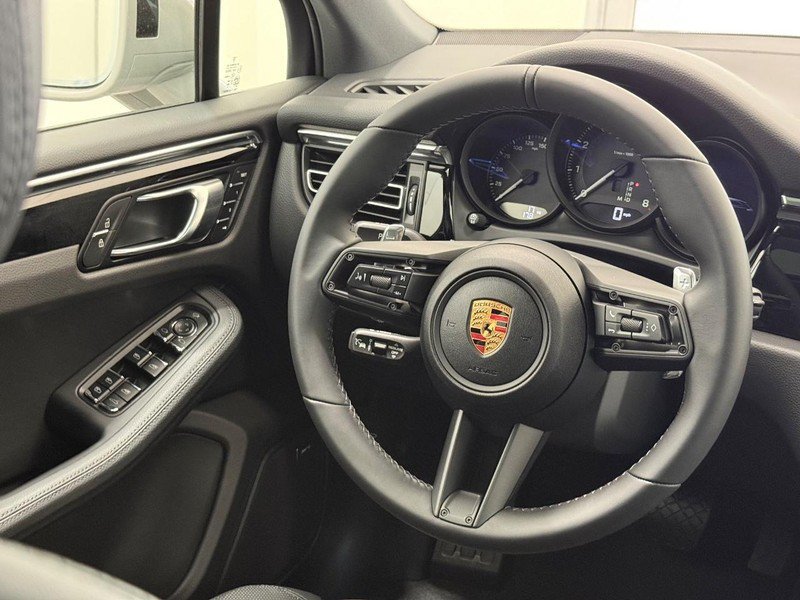 New 2026 Porsche Macan AWD/4WD image 16