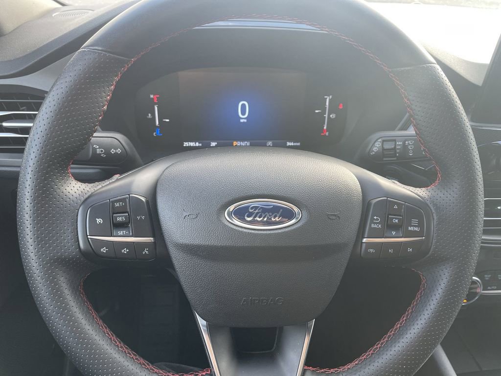 Used 2025 Ford Escape ST-Line image 17