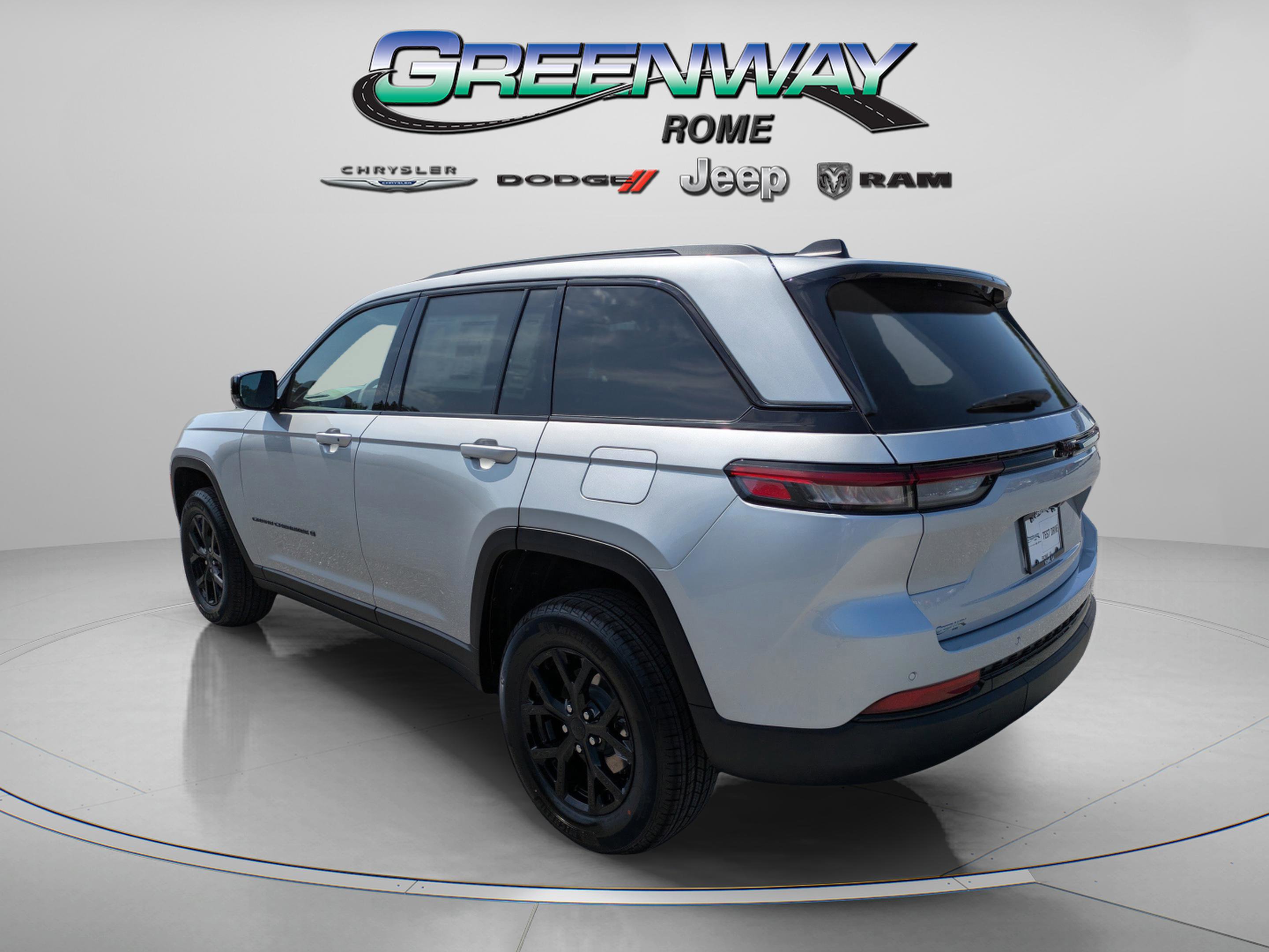 New 2025 Jeep Grand Cherokee Altitude image 5