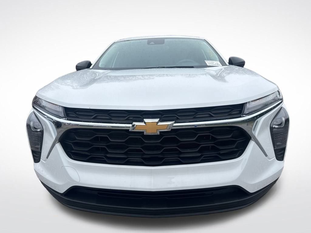 Used 2025 Chevrolet Trax LS image 12