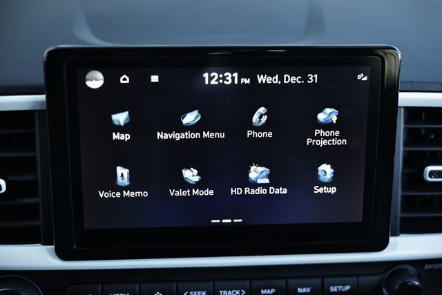 Used 2024 Hyundai Venue Limited image 34