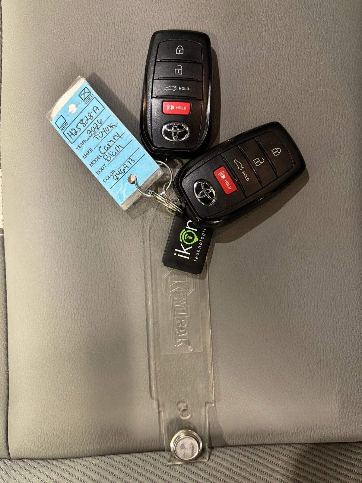Used 2026 Toyota Camry SE FWD image 25
