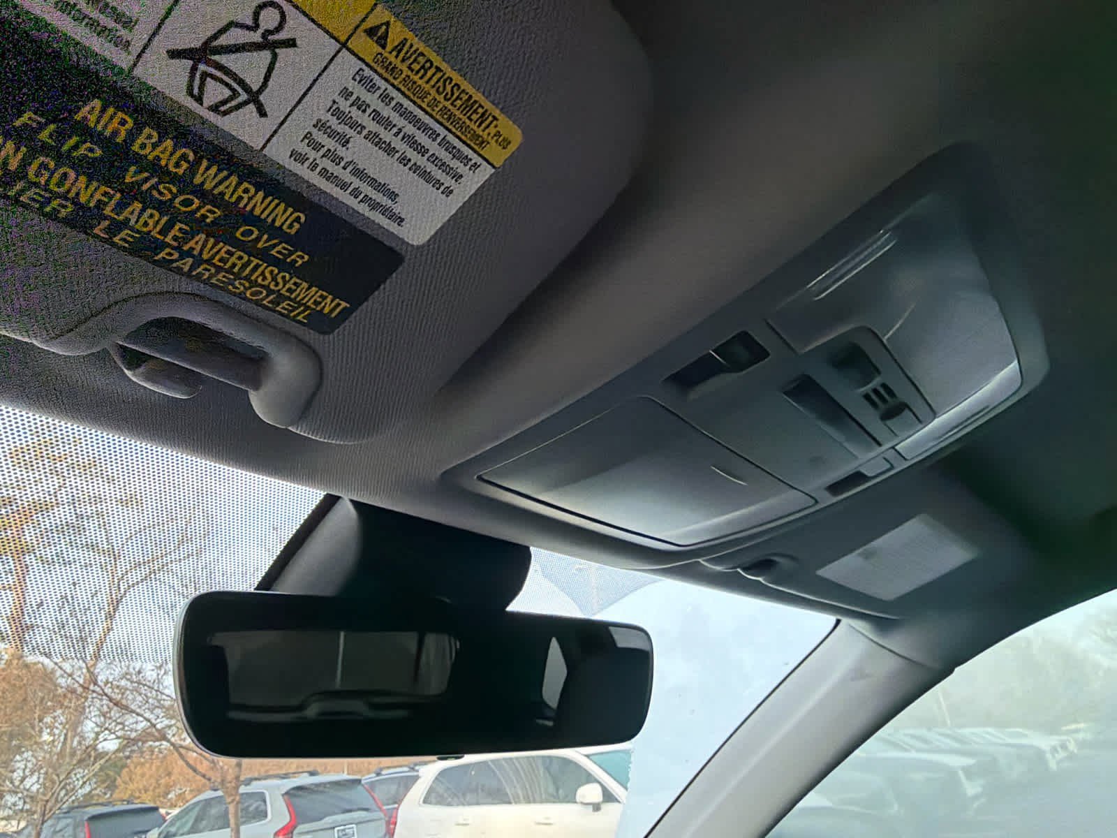 Used 2018 Toyota Highlander SE image 32