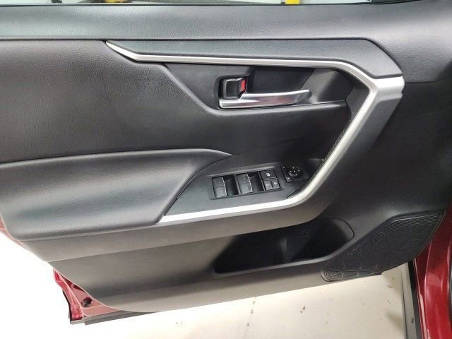 Certified 2022 Toyota RAV4 XLE w/ Convenience Package image 26