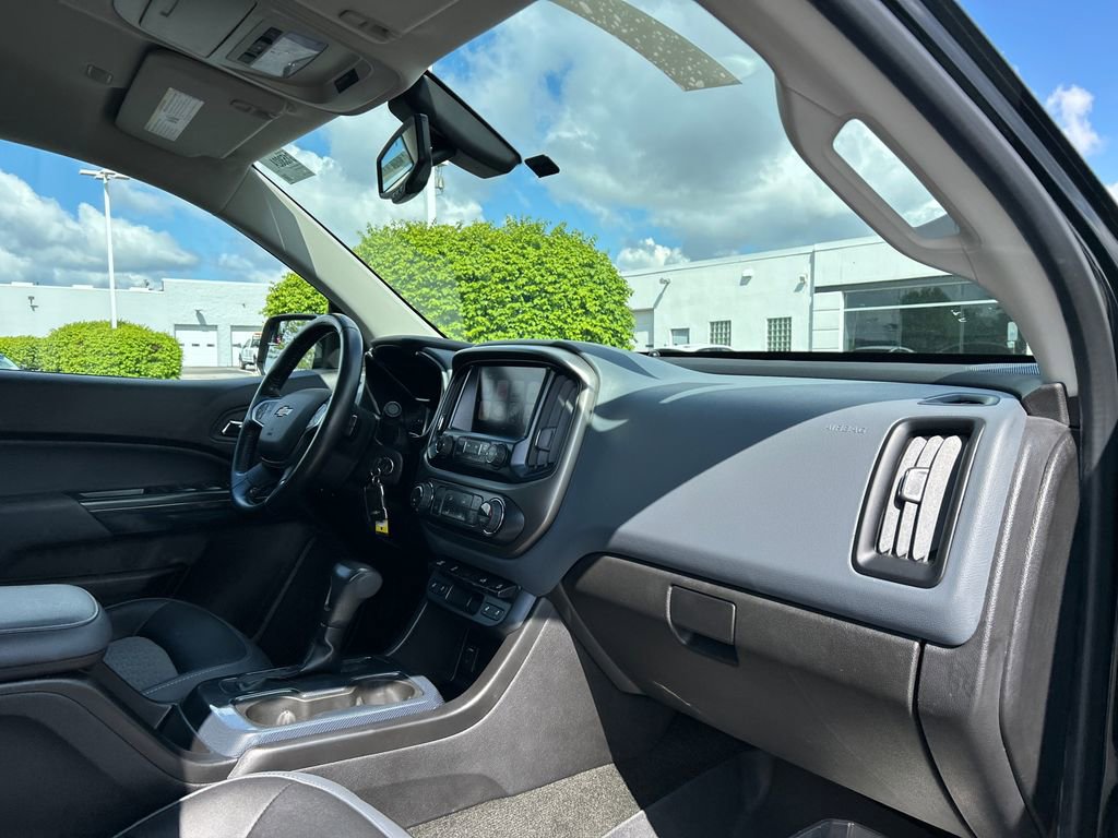 Used 2017 Chevrolet Colorado Z71 AWD/4WD image 40