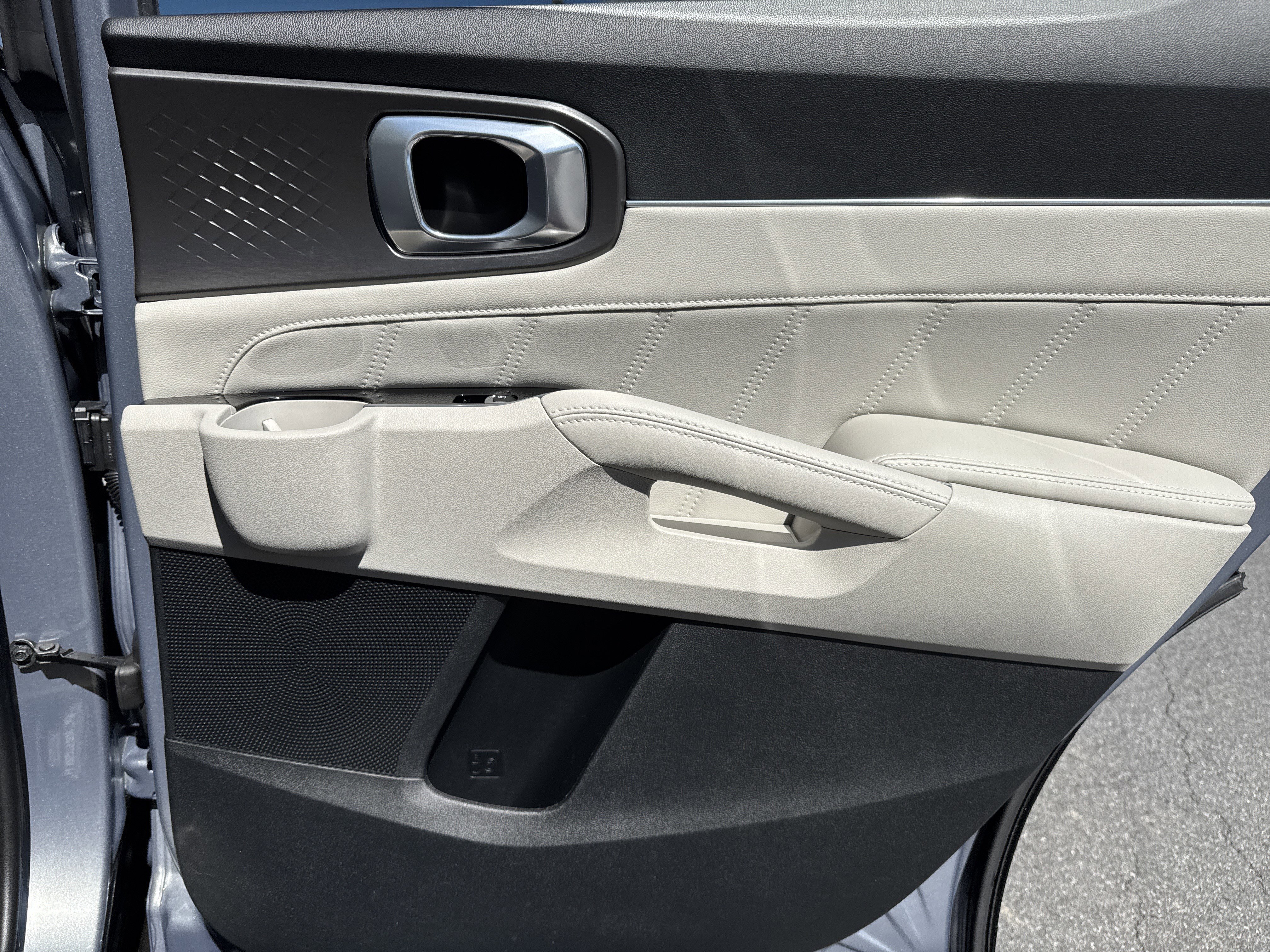 Used 2023 Kia Sorento SX image 22