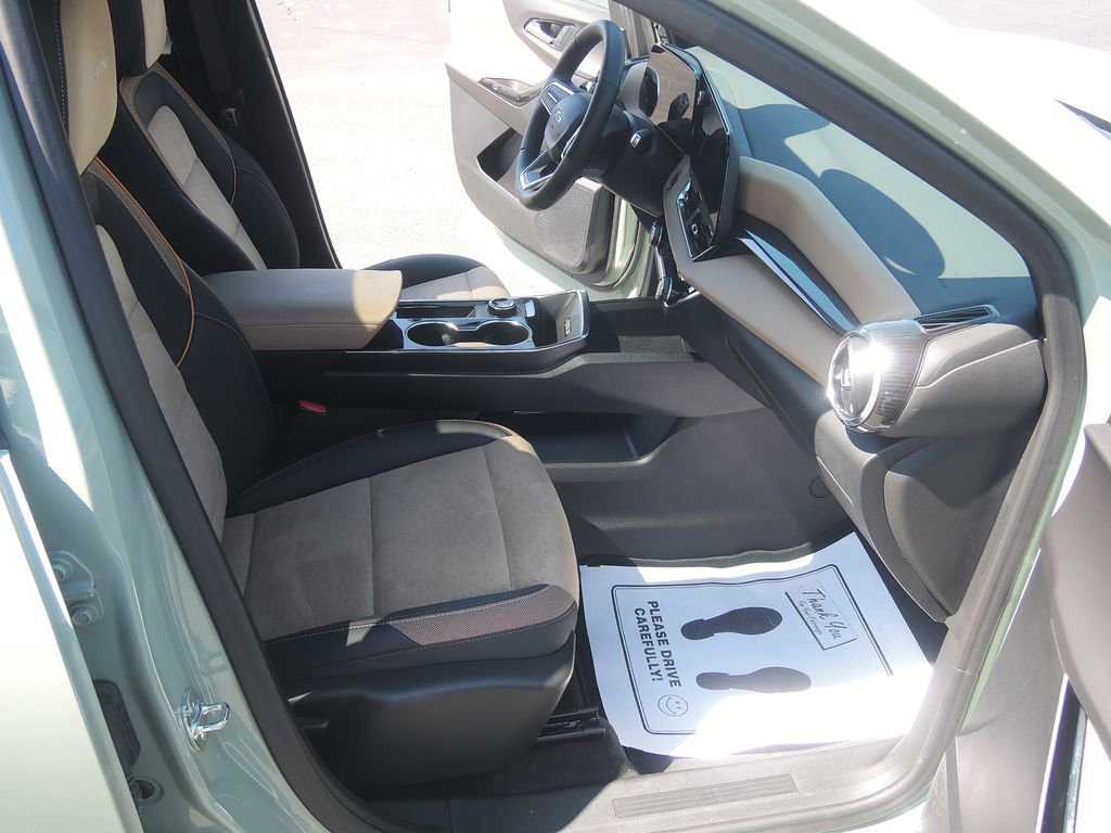 Used 2026 Chevrolet Equinox ACTIV w/ Safety and Technology Package AWD/4WD image 41