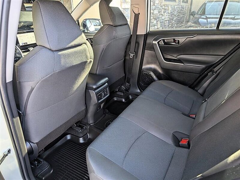 Used 2023 Toyota RAV4 LE AWD/4WD image 26