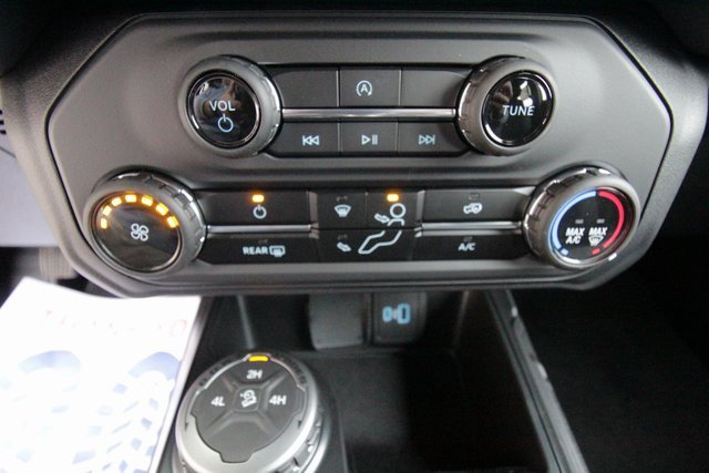 New 2025 Ford Bronco 4-Door image 24