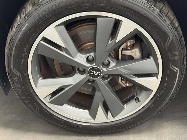 Used 2024 Audi Q4 e-tron Prestige AWD/4WD image 46