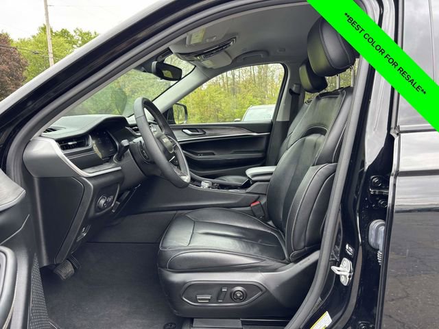 Used 2023 Jeep Grand Cherokee Limited w/ Black Appearance Package AWD/4WD image 3