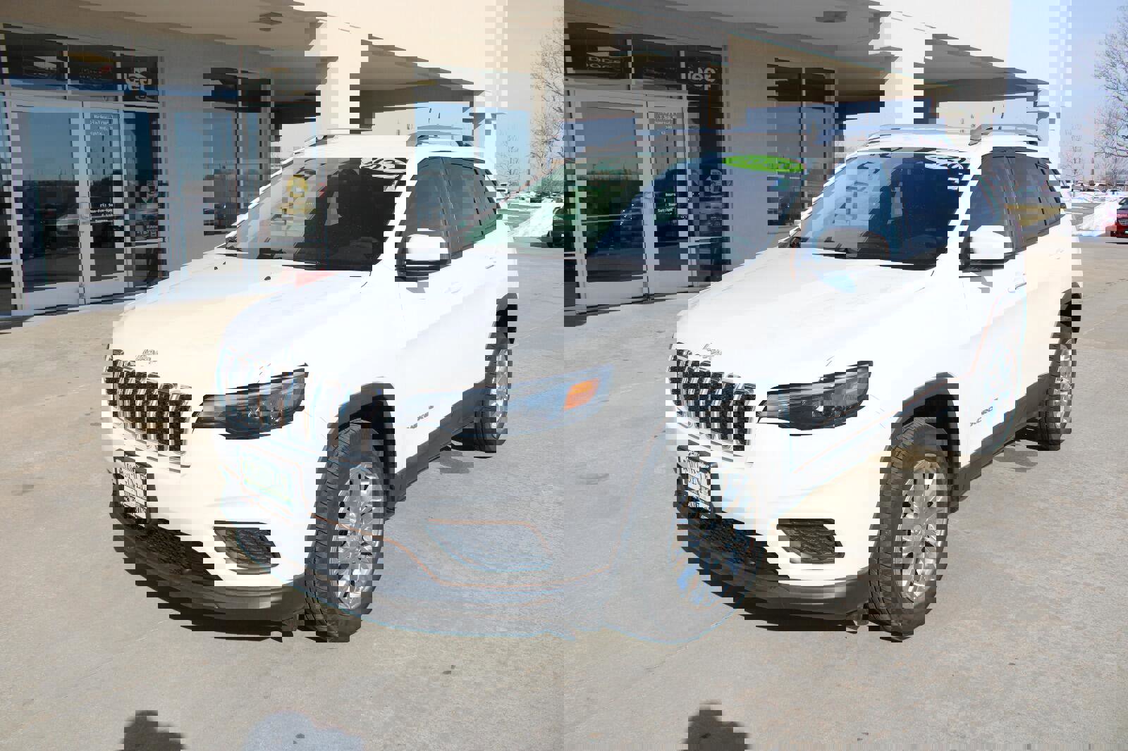 Used 2020 Jeep Cherokee Latitude image 2