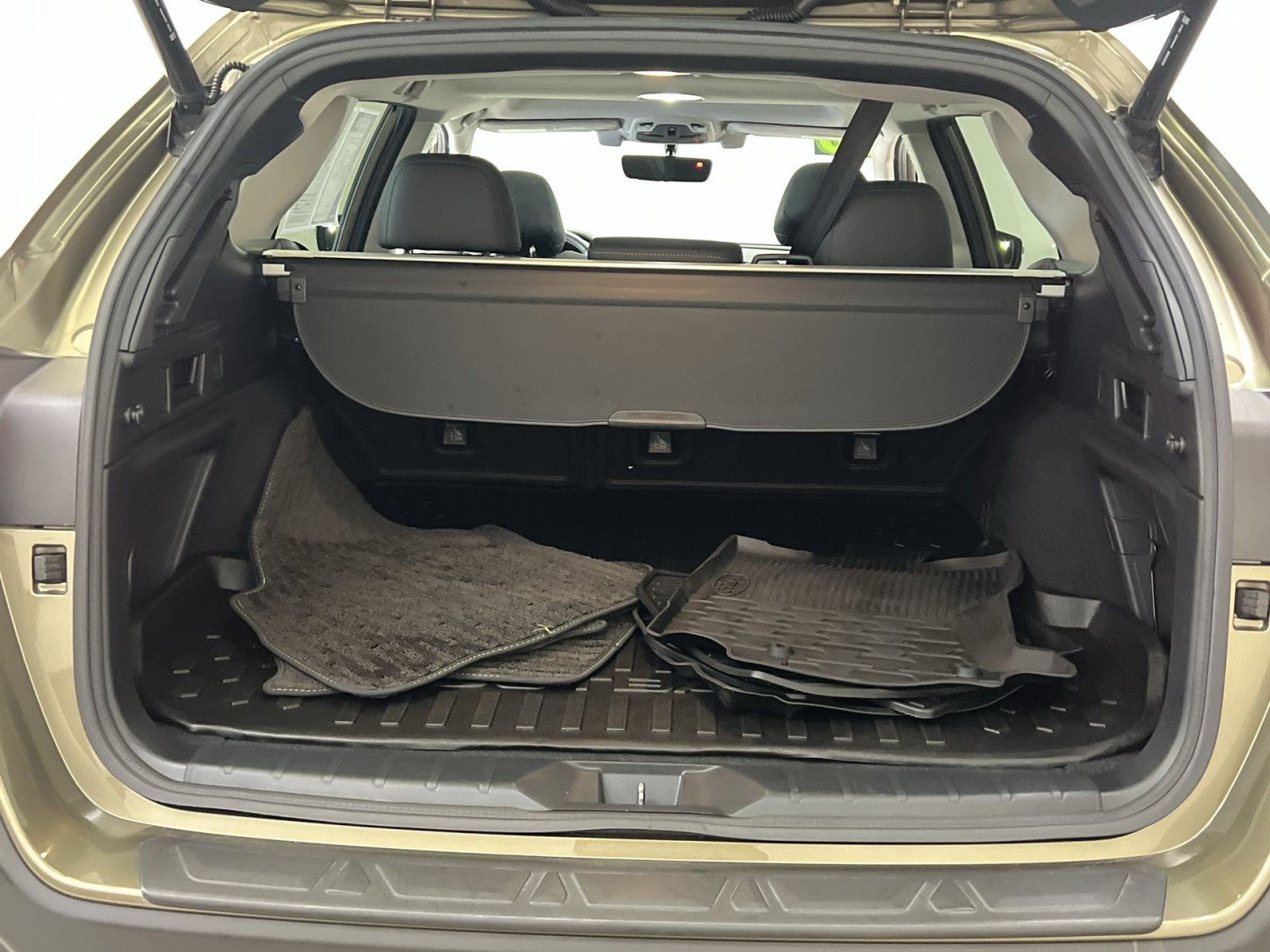 Used 2020 Subaru Outback Onyx Edition XT AWD/4WD image 25