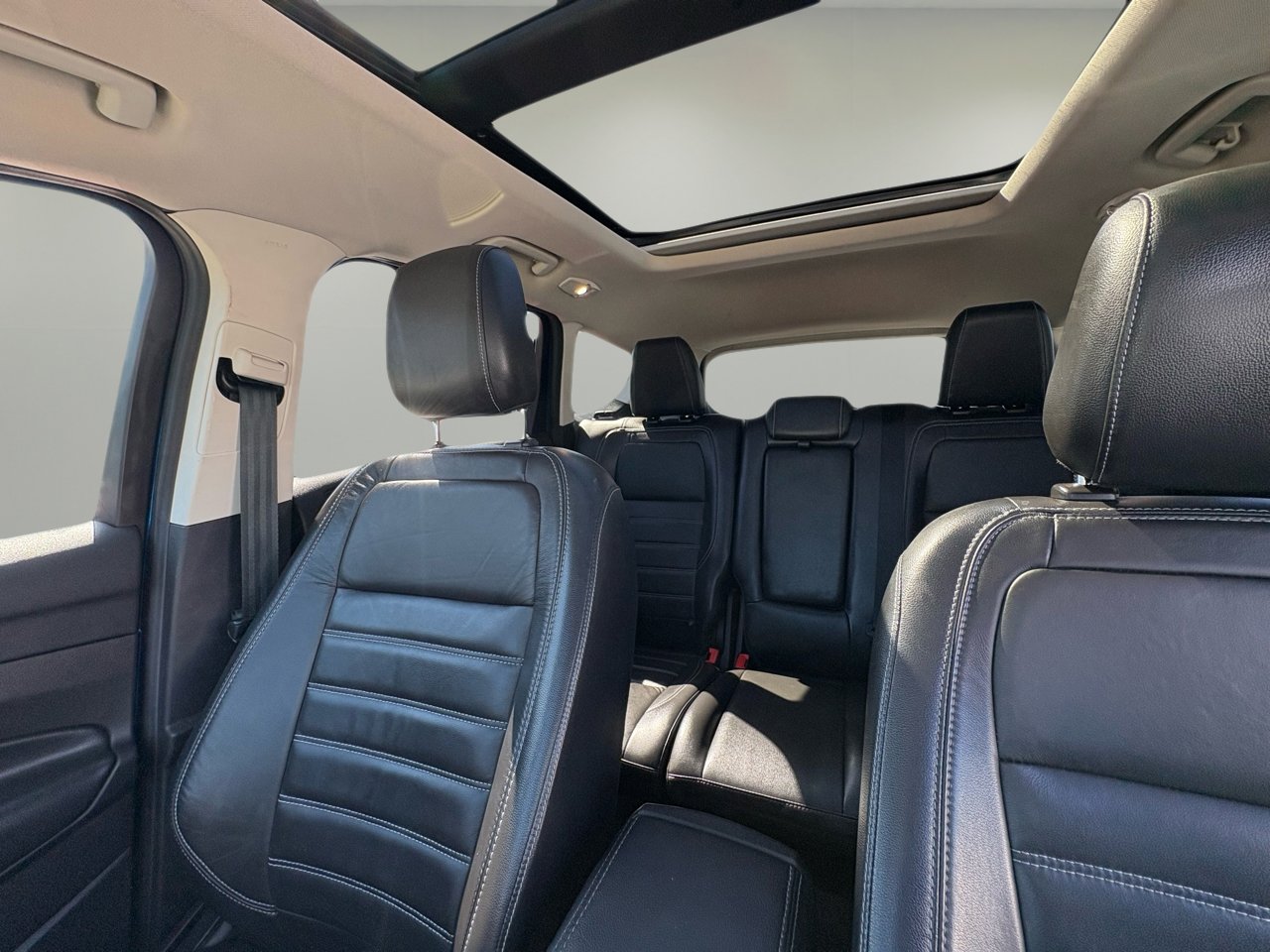 Used 2018 Ford Escape SEL w/ Ford Safe & Smart Package image 19