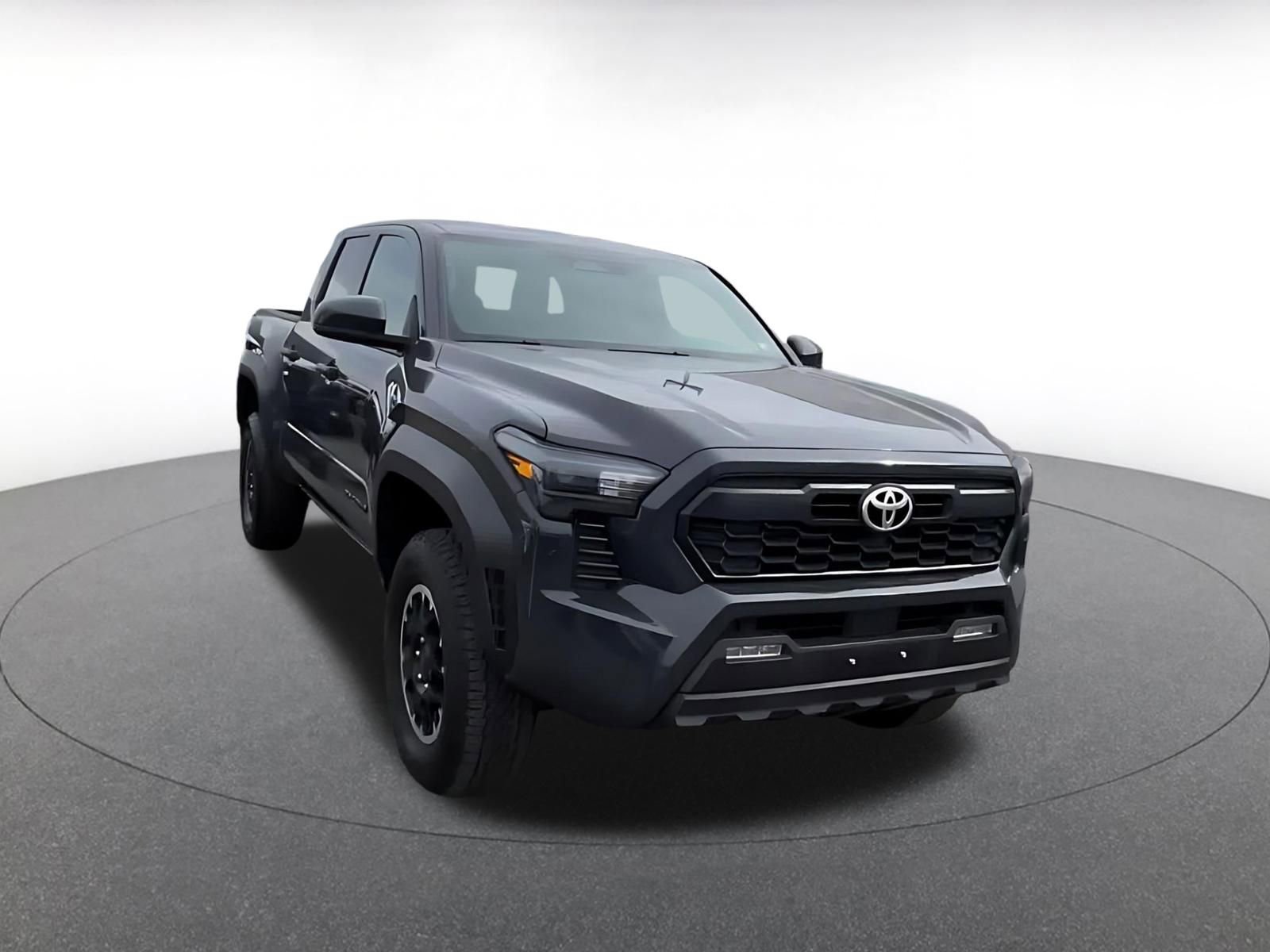 Used 2025 Toyota Tacoma TRD Off-Road AWD/4WD image 2