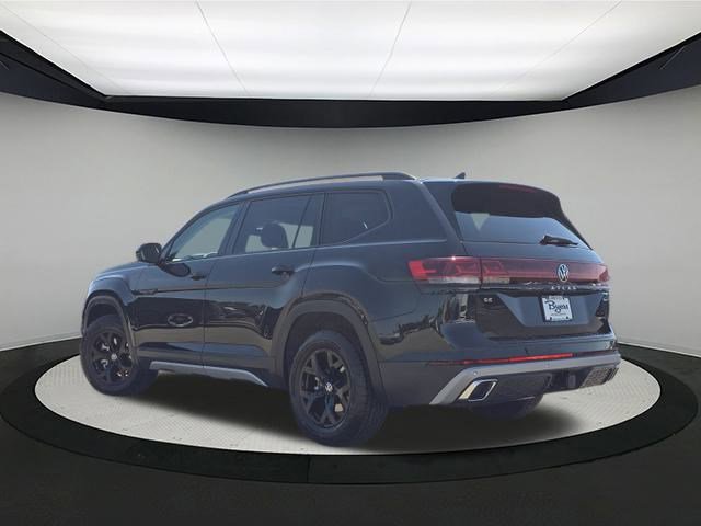 New 2025 Volkswagen Atlas Peak Edition SE image 5