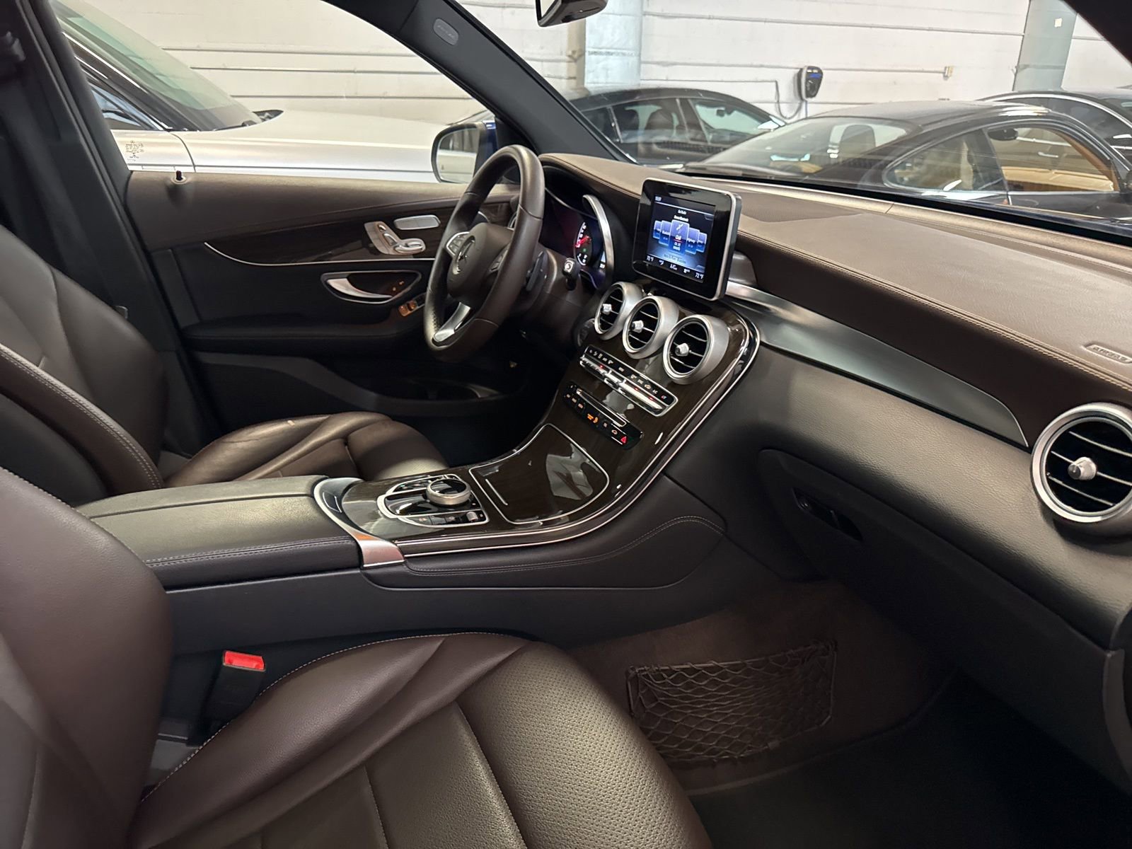 Used 2017 Mercedes-Benz GLC 300 4MATIC image 25