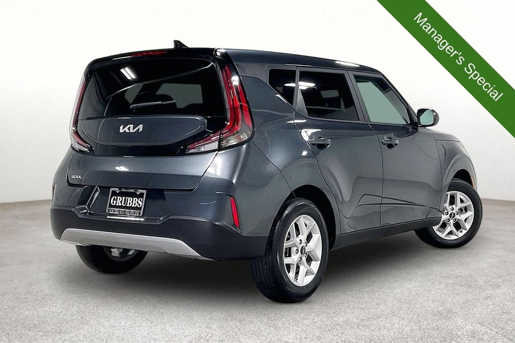 Used 2025 Kia Soul LX w/ LX Technology Package FWD image 2