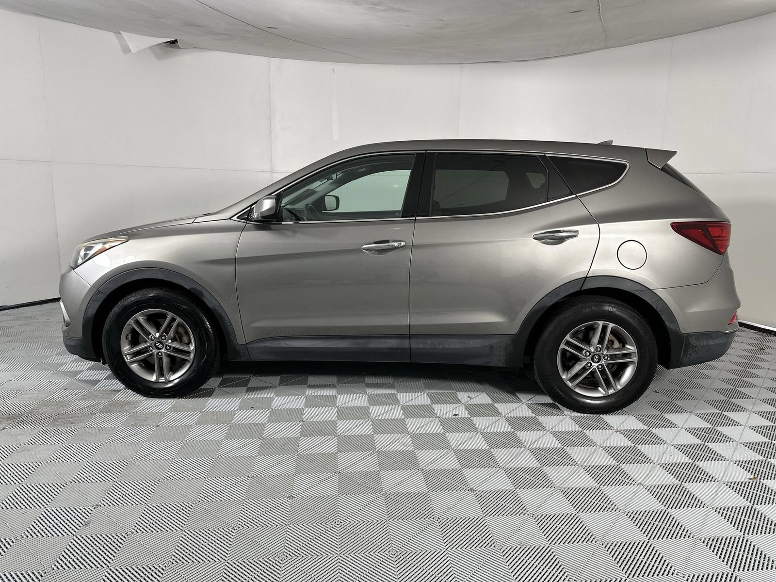 Used 2017 Hyundai Santa Fe Sport AWD/4WD image 5