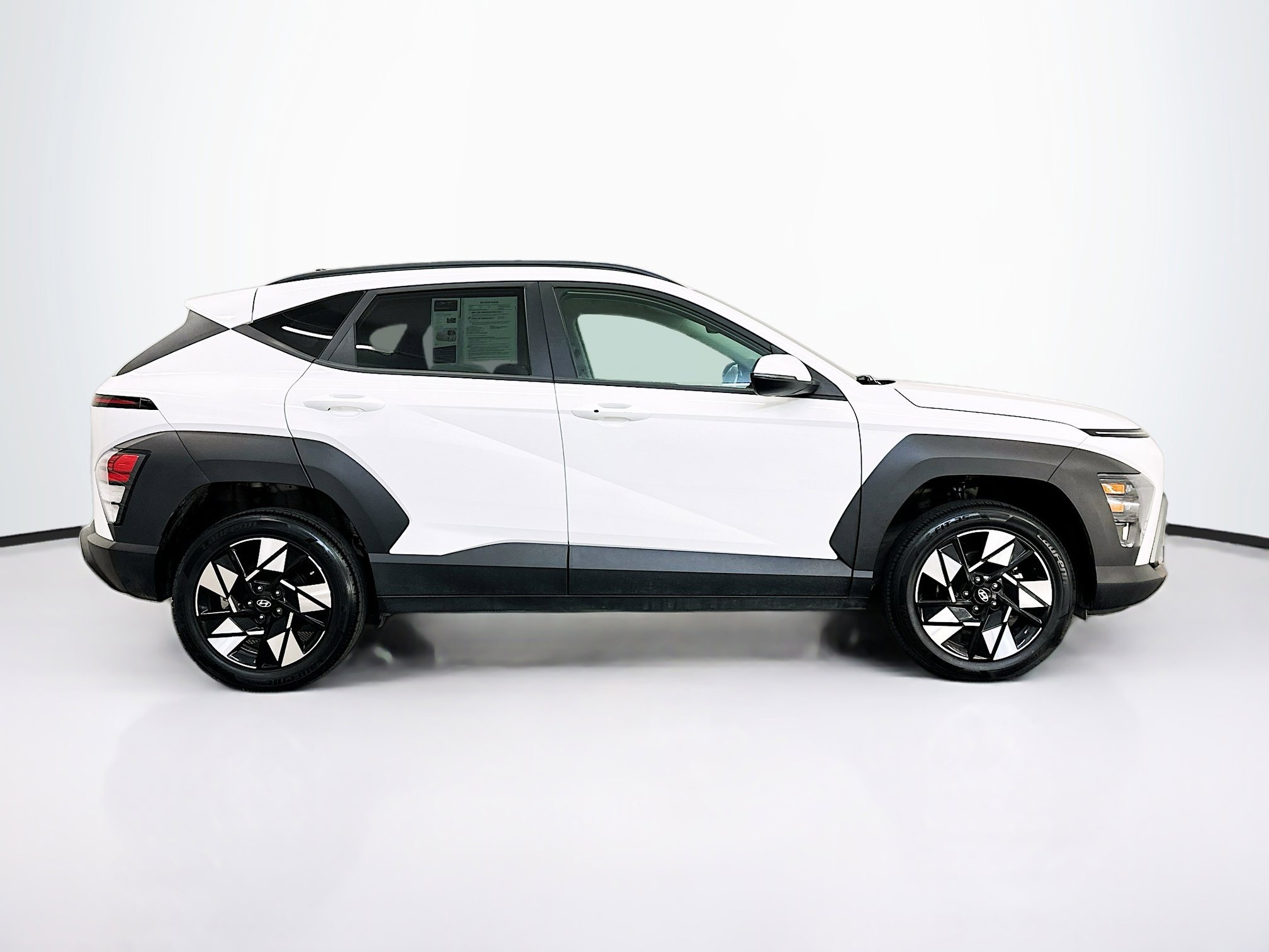 Used 2025 Hyundai Kona SEL image 10