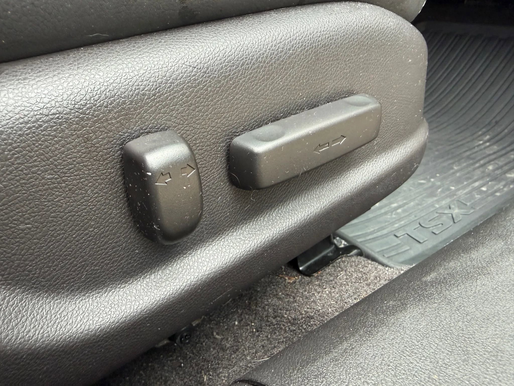 Used 2011 Acura TSX Sedan image 24