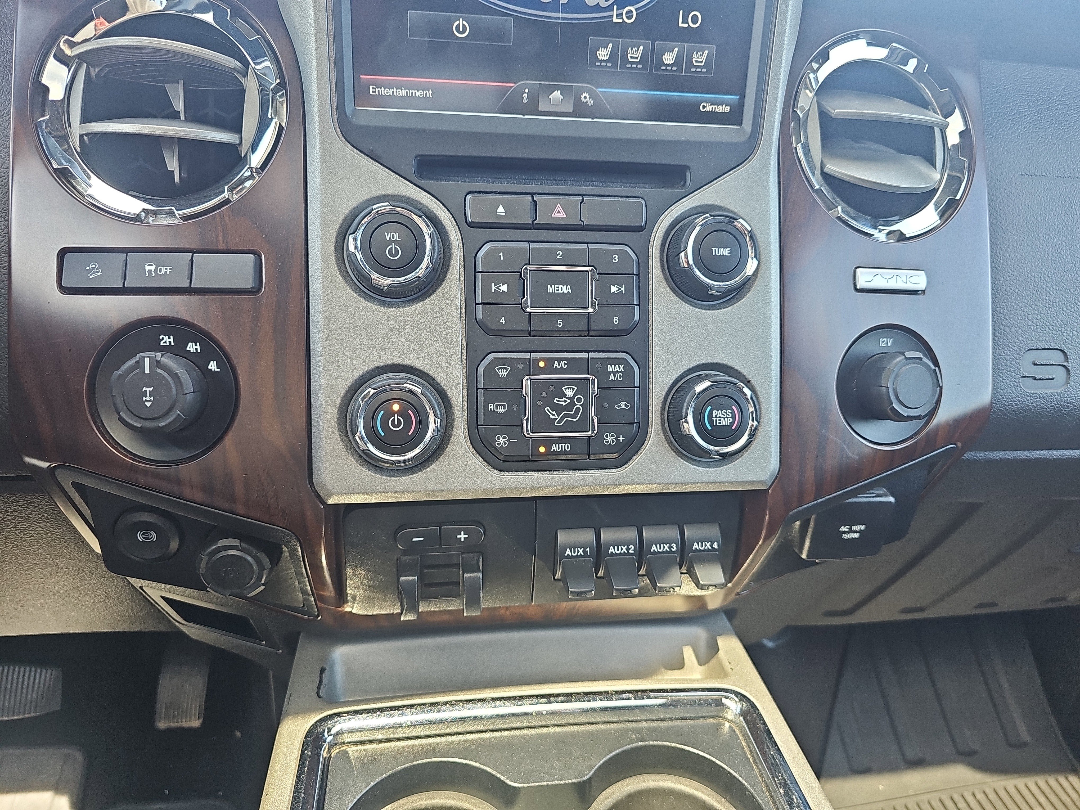 Used 2015 Ford F250 Lariat w/ Lariat Ultimate Package image 31